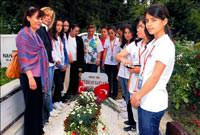 �lk ziyaret 'k�zlar�ndan'