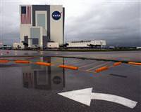 Atlantis'in ini�i ertelendi