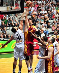 Galatasaray yar� finalde