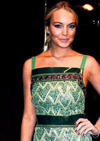 Lindsay yeniden erkeklere d�nd�