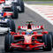 Formula 1 pilotu boynuna seyirci kula��na bakt�rs�n!