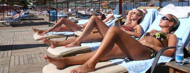 Antalya'ya turist ak�n�