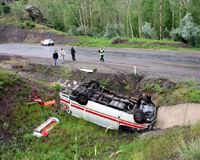 Hasta ta��yan ambulans devrildi