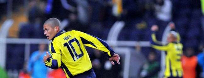 Alex kalmak istiyor
