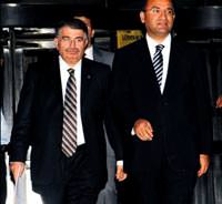 AK Parti y�neticileri su� duyurusunu sundu