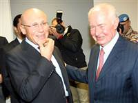 K�br�s'ta yeni bir kap� a��l�yor