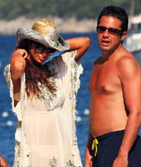 Ivana'n�n plaj defilesi tam gaz s�r�yor