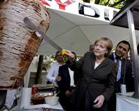 Merkel d�nerci oldu