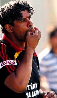 Rijkaard 4-3-3'le ba�lad�