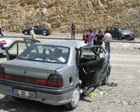 Samsun'da iki otomobil �arp��t�: 2 �l�