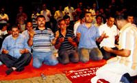 Konser eylemcisinin bu ilk vukuat� de�il