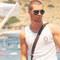 K�z karde�ine a�abeylik yap�yor