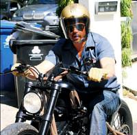 Eldiven ve kask�m olmadan asla!