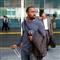 Vassell bug�n imzal�yor