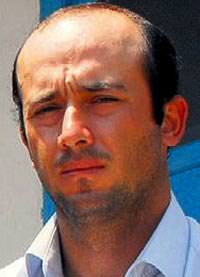 Sessiz adama teklif ya��yor