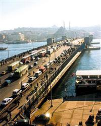 Yeni Galata K�pr�s� trafi�e kapat�ld�