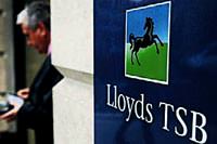 HBOS'u hazmedemedi, �ngiliz Lloyds 6.8 milyar dolar zarar yazd�