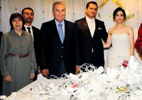 Ecevit ve Baykal nik�h �ahitli�i i�in ayn� masada