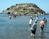Bu adaya y�r�yerek gidiliyor