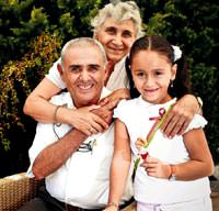 Bir bardak so�uk su �ld�r�yordu