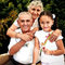 Bir bardak so�uk su �ld�r�yordu