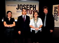 Joseph Beuys sergisi a��ld�