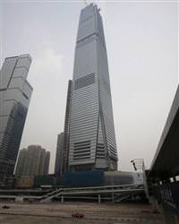 Hong Kong'da g�kdelen kazas�: 5 �l�