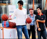 Kutluay'dan basketbol �ovu