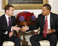 Obama ile Medvedev bir araya geldi