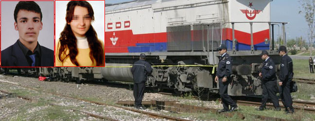 Liseli a��klar tren alt�nda kald�