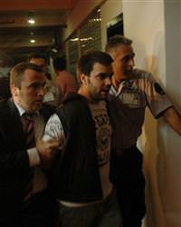 IMF ba�kan�na ayakkab�l� protesto