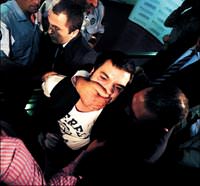 El Zeydi ilham verdi, Nike su� aleti oldu ve �zbek serbest kald�