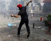 �i�li'de molotoflu IMF protestosu