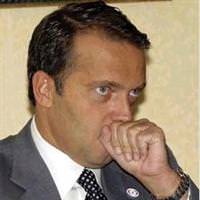 Cem Uzan'a hapis cezas�