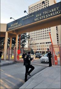 163 milyar liral�k talep faizi y�zde 7.59'a indirdi