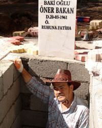 �lmeden mezara girdi