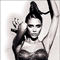 T�rk kad�n�n� Armani ile i�ten fethedecek