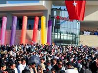 Do�u'nun en b�y�k �ar��s� Erzurum'da kap�lar�n� a�t�