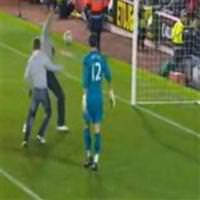 Tak�m�n tek gol�n� taraftar att�
