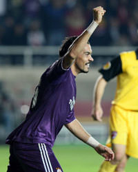 Servet �etin 'Ada' yolunda
