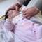 3 ayl�k bebe�i soka�a att�lar
