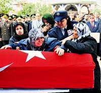 M�hendis olarak i� bulamad�, polis oldu