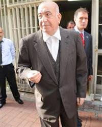 Halis Toprak hastaneye kald�r�ld�