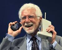 "Bug�nk� telefonlar �ok karma��k"