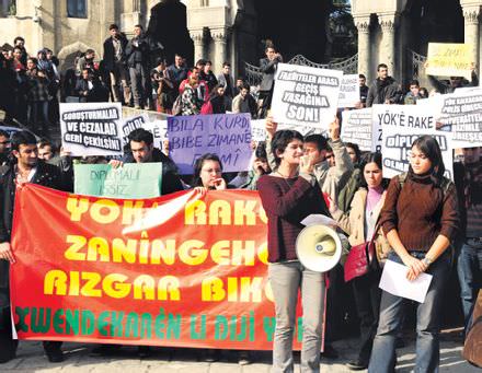 Y�K, 28'inci y�ld�n�m�nde protesto edildi