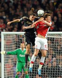 Bendtner 1 ay yok