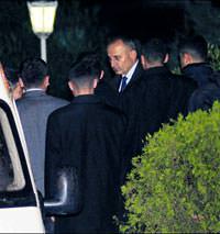Albay �i�ek'e darbe planlar� soruldu