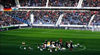 40 bin ki�i a�lad� Enke u�urland�