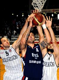 Kara Kartal Efes'e teslim