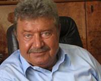 "Y�netim otorite kuramad�"